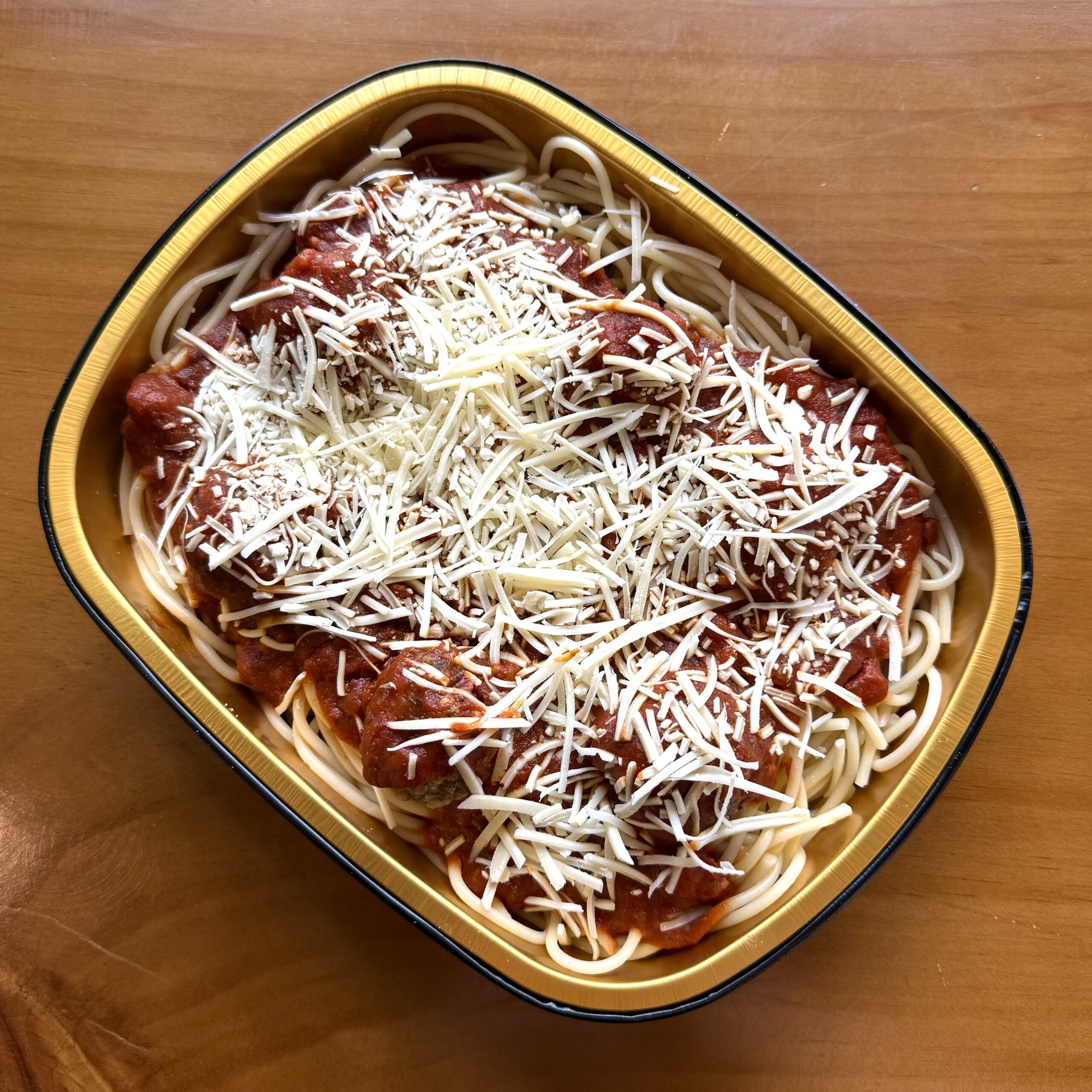 spaghetti with meatballs and red sauce